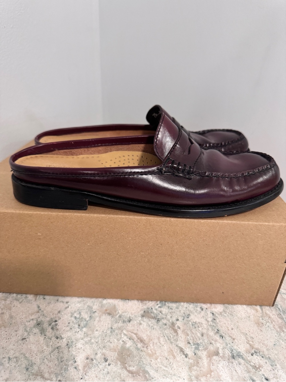 G.H. Bass Weejuns Burgundy Loafer sz. 7.5 - Picture 2 of 10